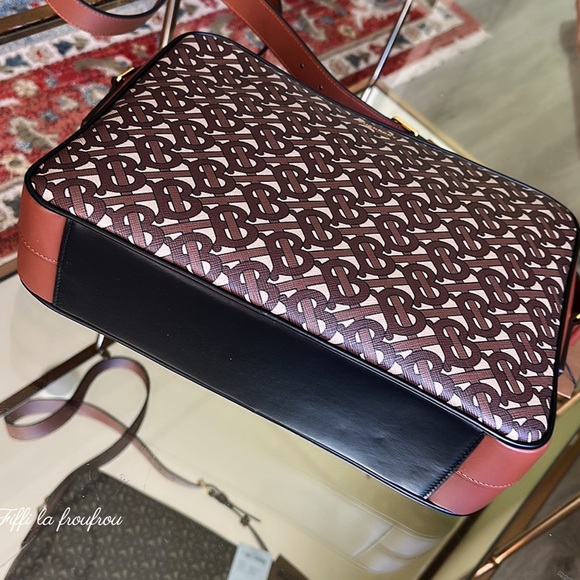 Authentic Burberry men bag - Picture 5 of 16